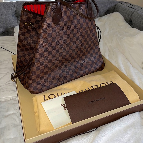 Louis Vuitton Handbags - 100% AUTHENTIC LV NEVERFUL GM DAMIER (no pouch)